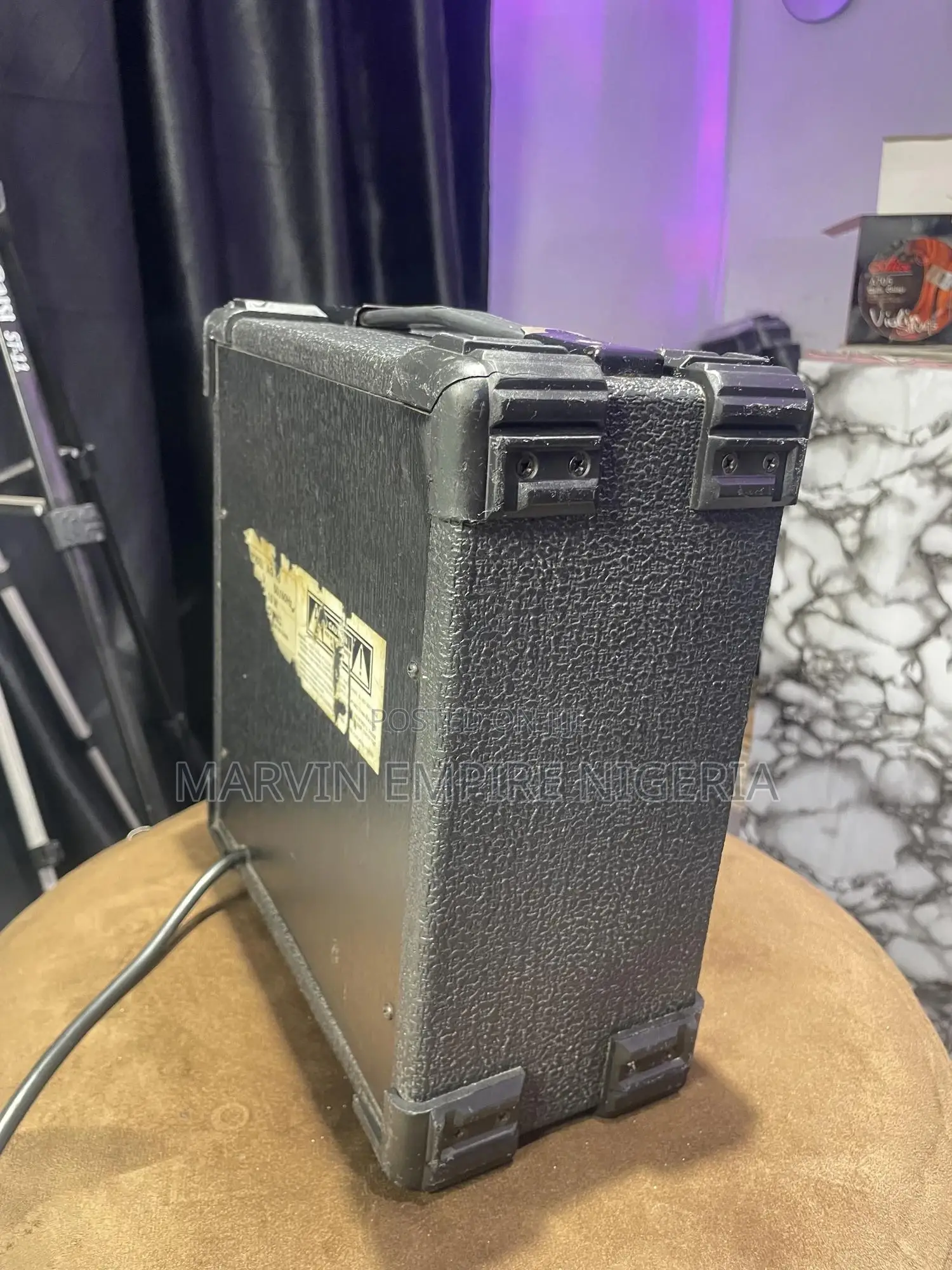 Aria Ag-10 Guitar Amplifier Portable Table Top Speaker 8 Inches