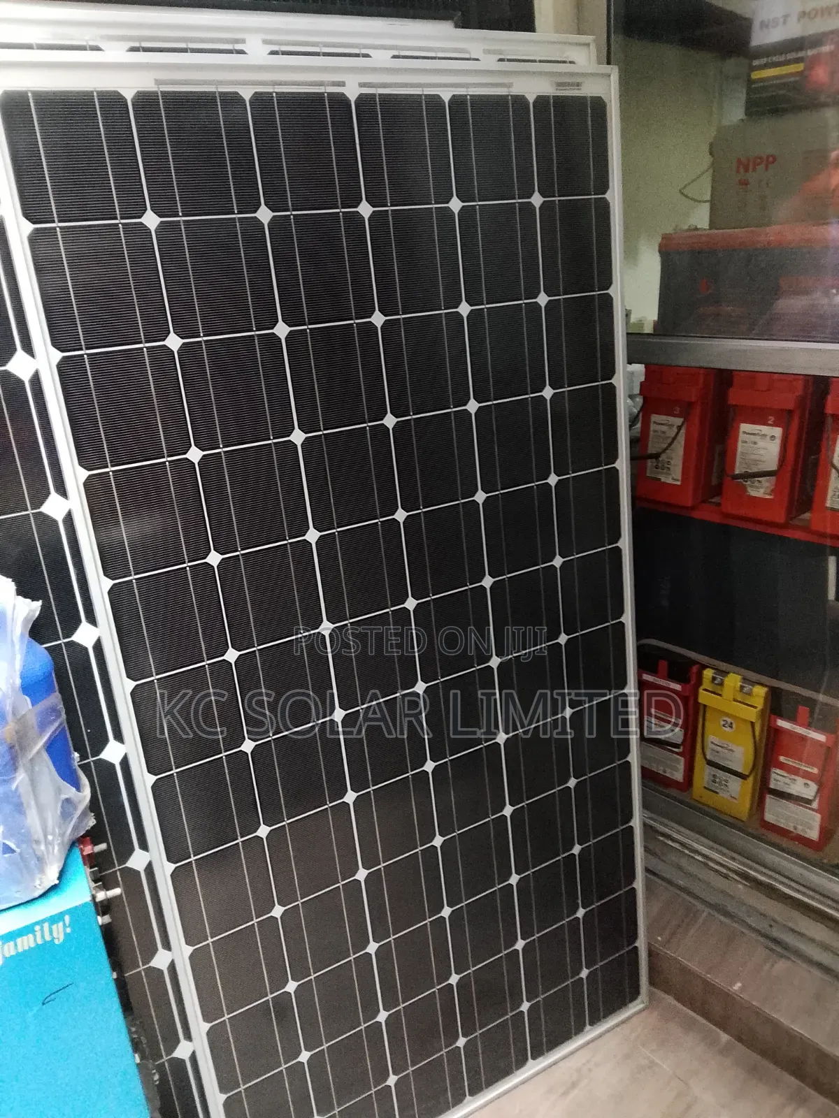 300w Jinko Solar Panel
