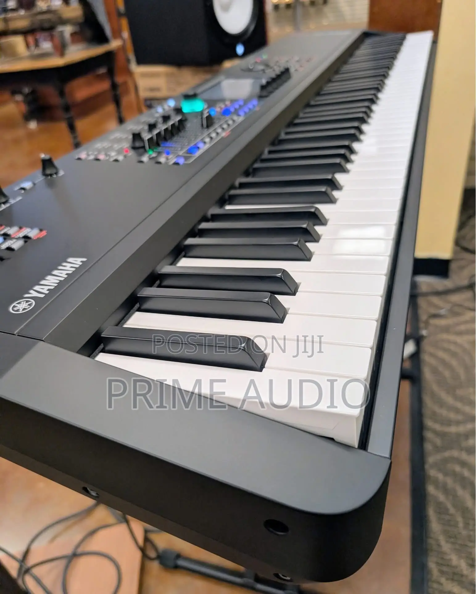 Yamaha Modx M8 Synthesizer Keyboard
