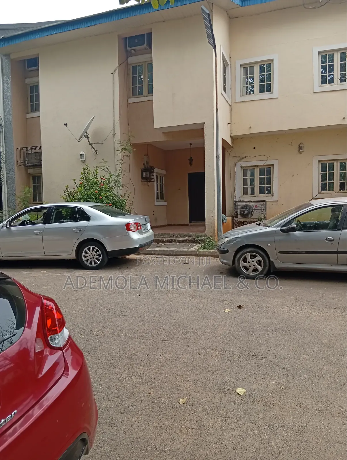 4bdrm Townhouse/Terrace in Mini Estate By, Wuse 2 for sale