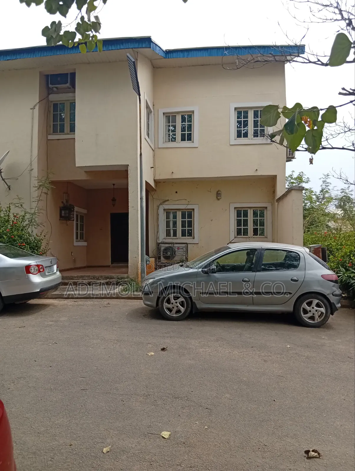 4bdrm Townhouse/Terrace in Mini Estate By, Wuse 2 for sale