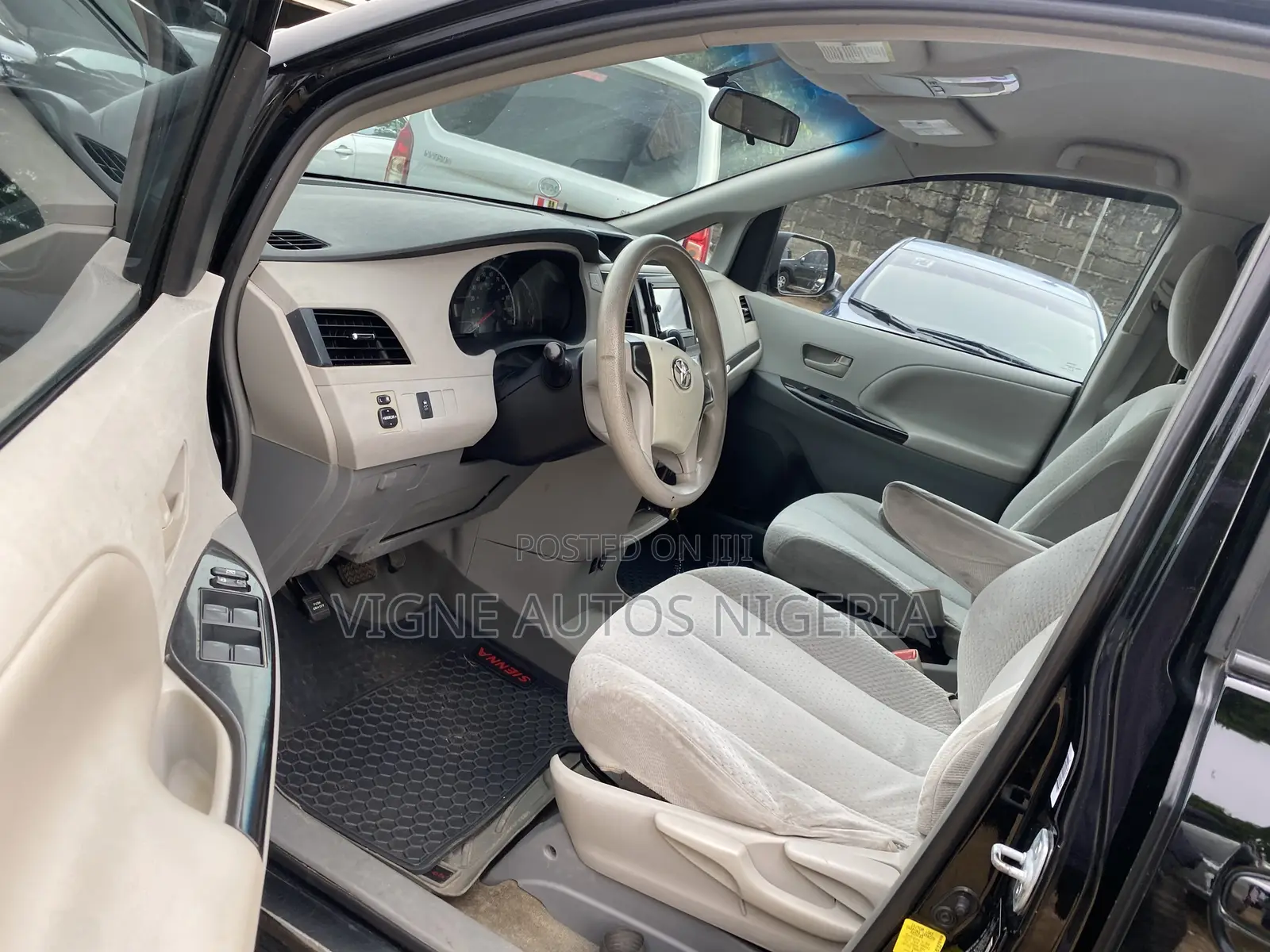 Toyota Sienna LE 8 Passenger 2012 Black