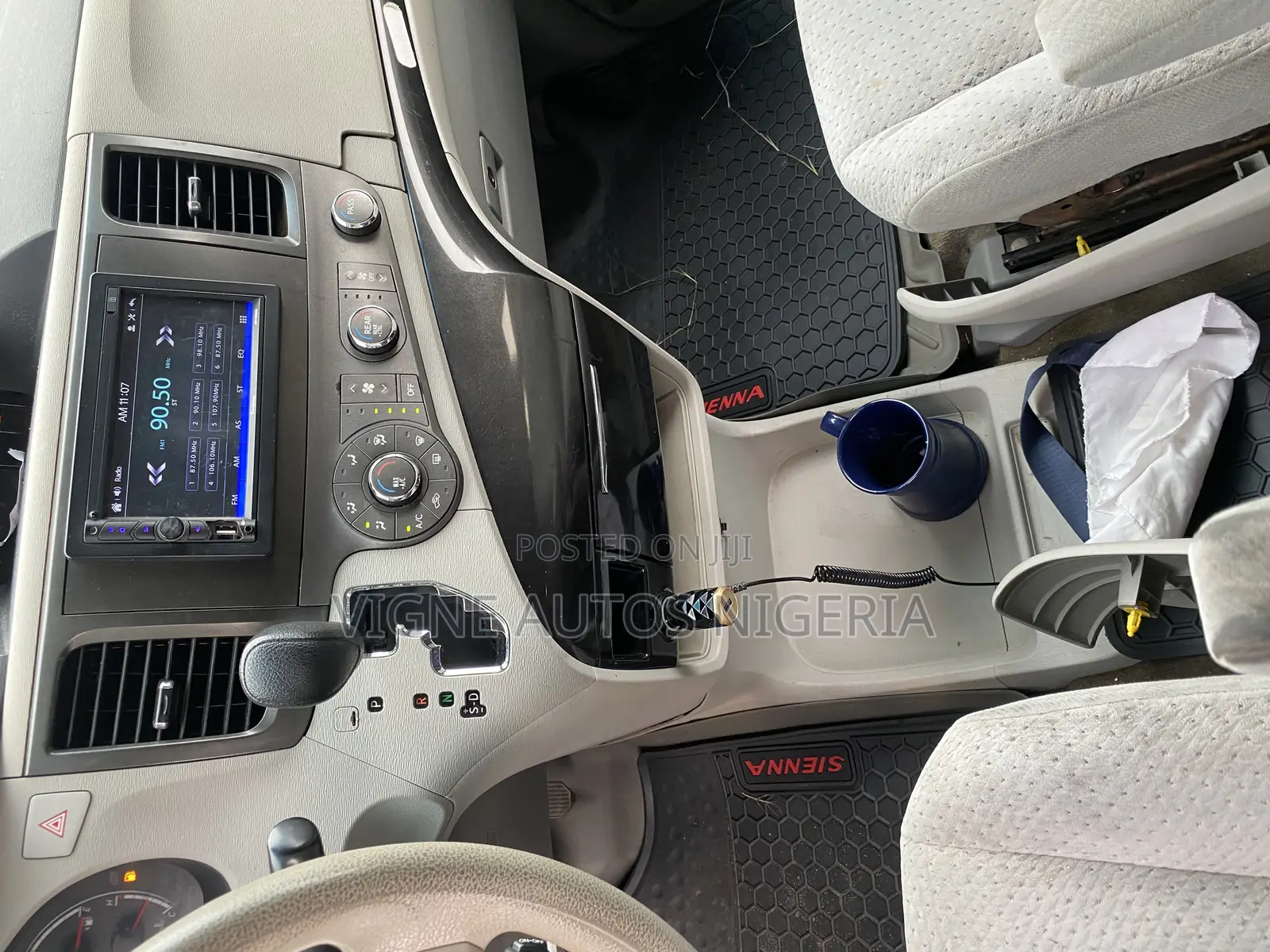 Toyota Sienna LE 8 Passenger 2012 Black