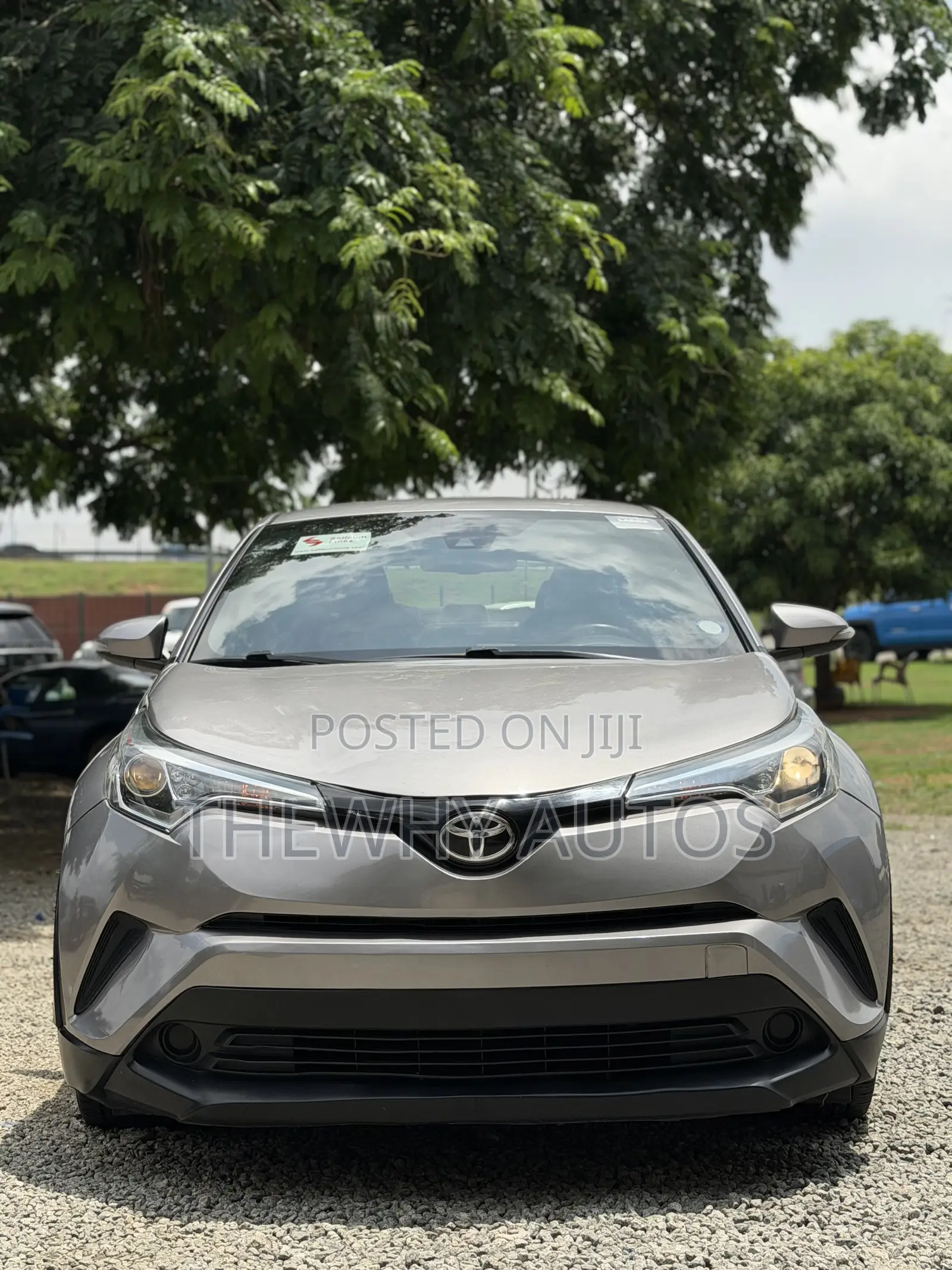 Toyota C-HR XLE FWD 2019 Gray