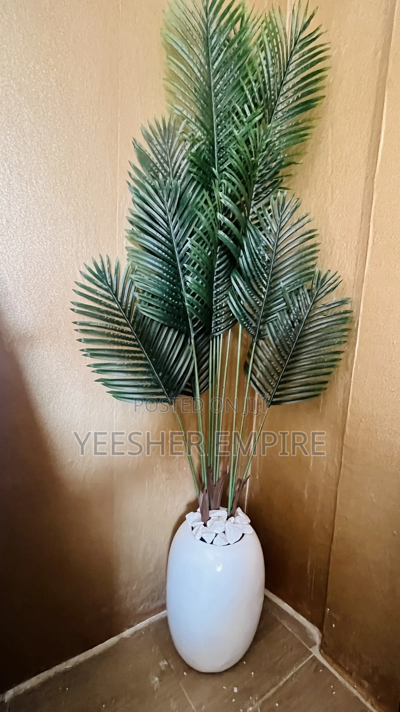 Big Palm Flower Vase