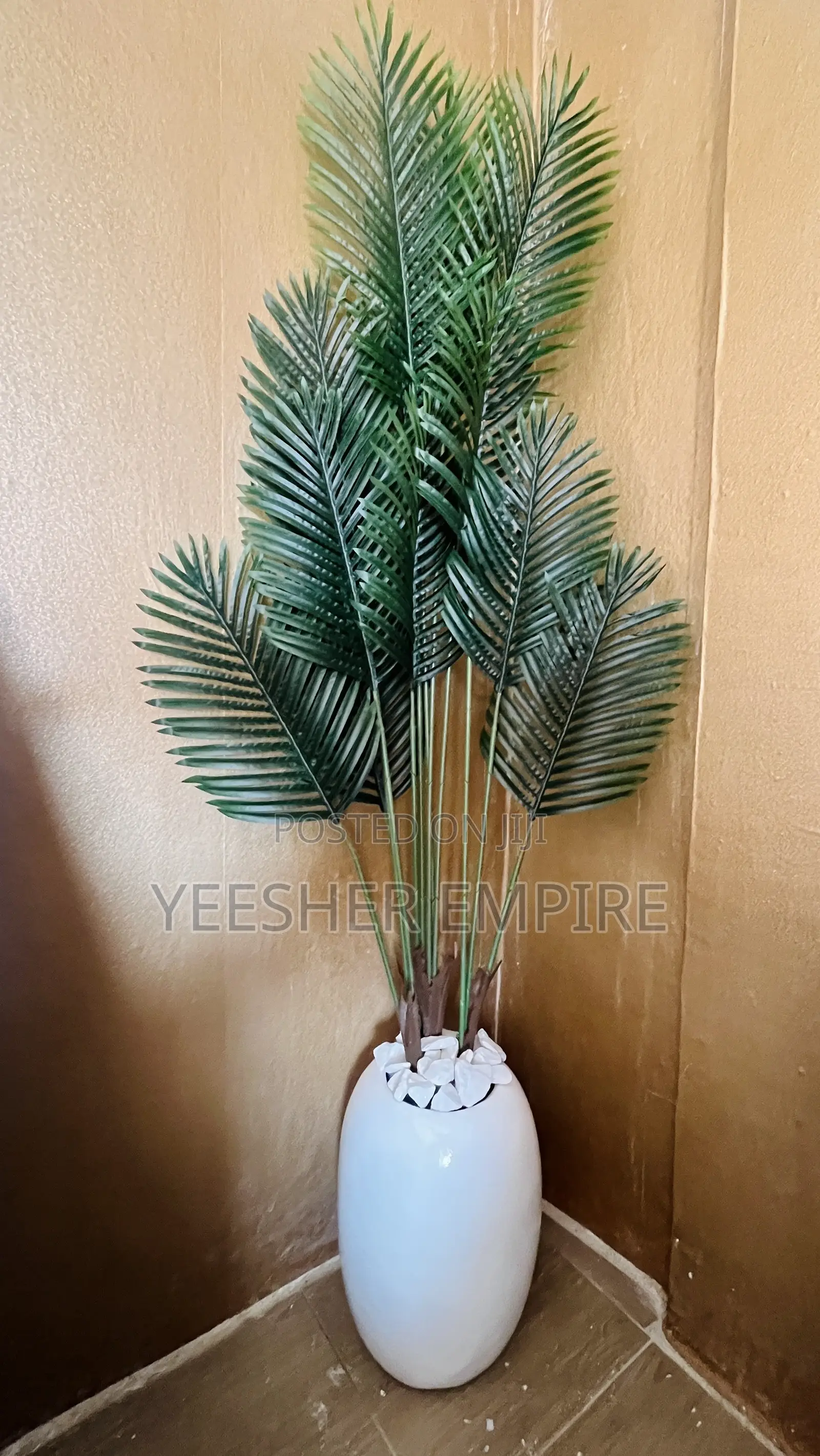 Big Palm Flower Vase