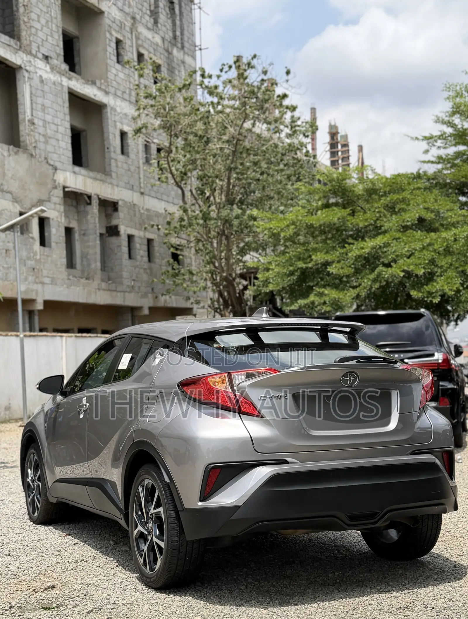 Toyota C-HR XLE FWD 2019 Gray