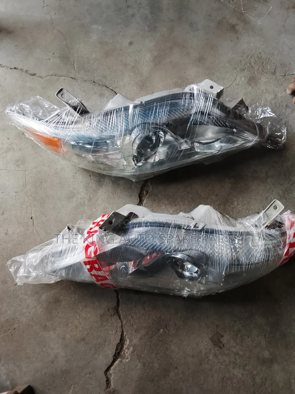Toyota Camry the Two Headlamp Neat One Light 010 Model