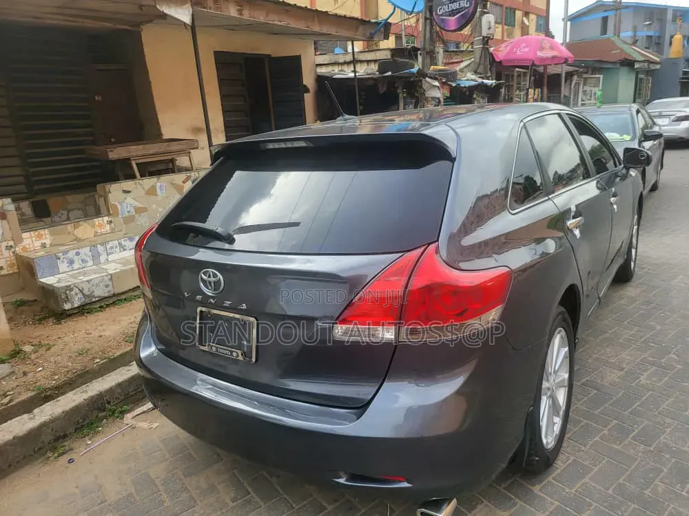 Toyota Venza 2010 Gray