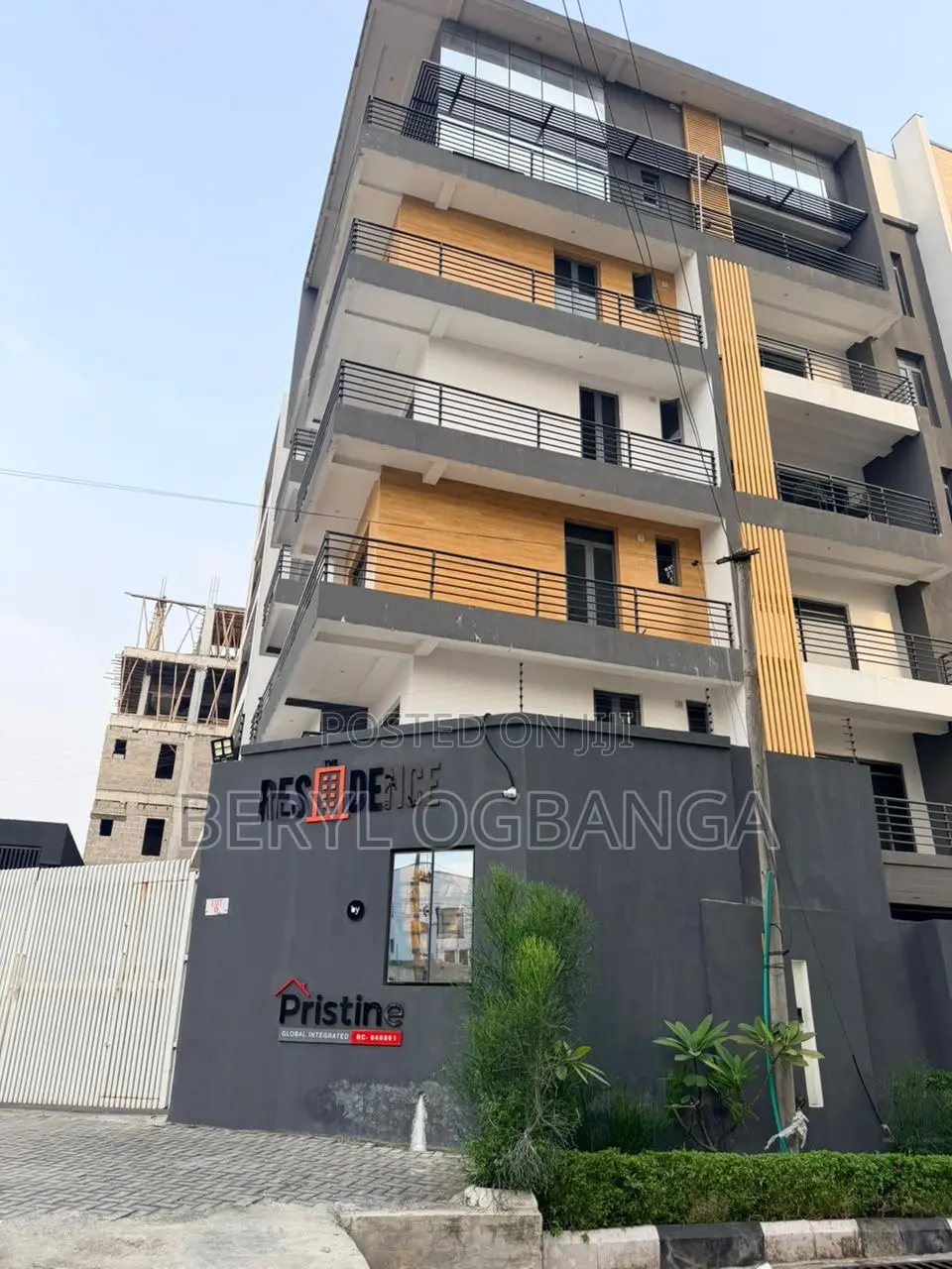 4bdrm Maisonette in Lekki Phase 1 for rent