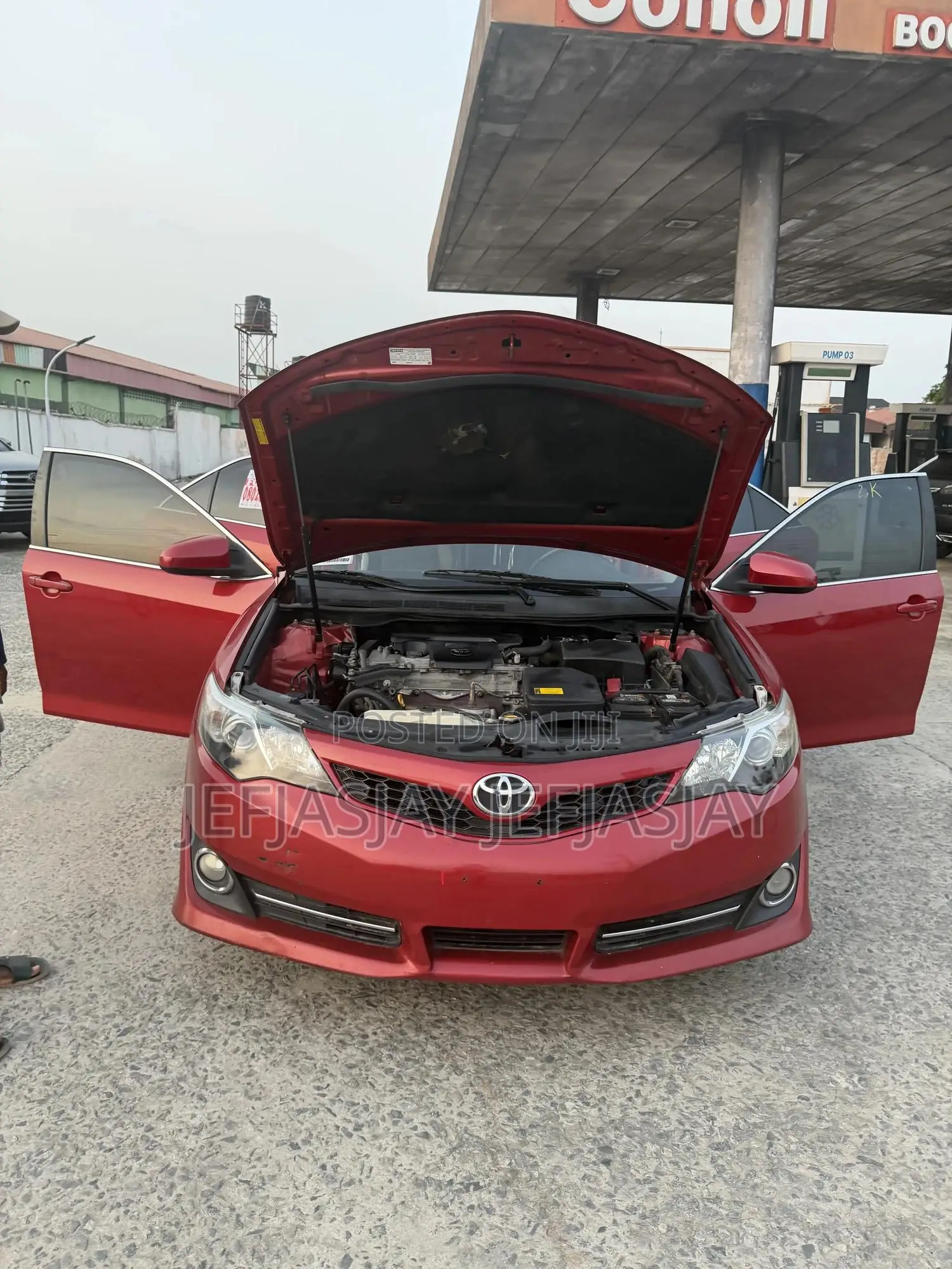 Toyota Camry SE 4dr Sedan (2.5L 4cyl 6A) 2013 Red