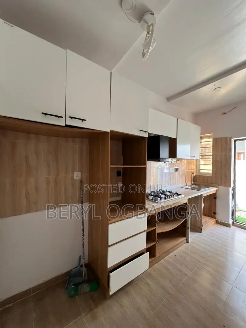 3bdrm Duplex in Ikota for rent