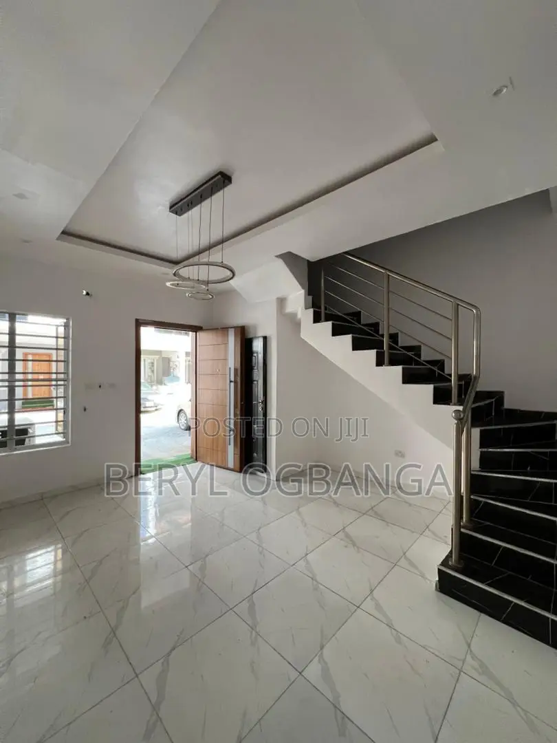 3bdrm Duplex in Ikota for rent
