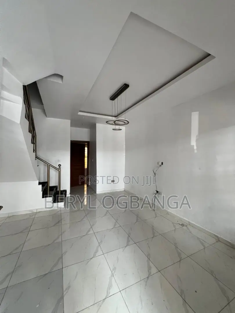 3bdrm Duplex in Ikota for rent