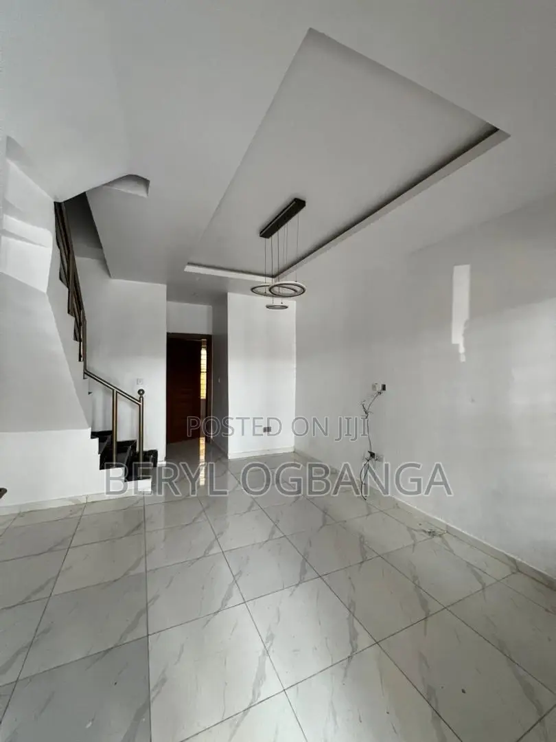 3bdrm Duplex in Ikota for rent