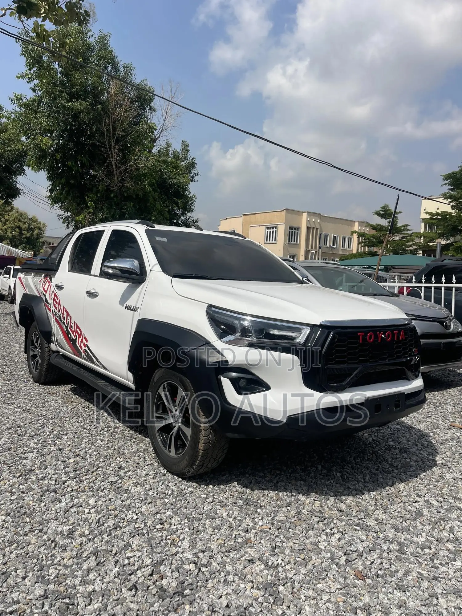 Toyota Hilux 2024 White