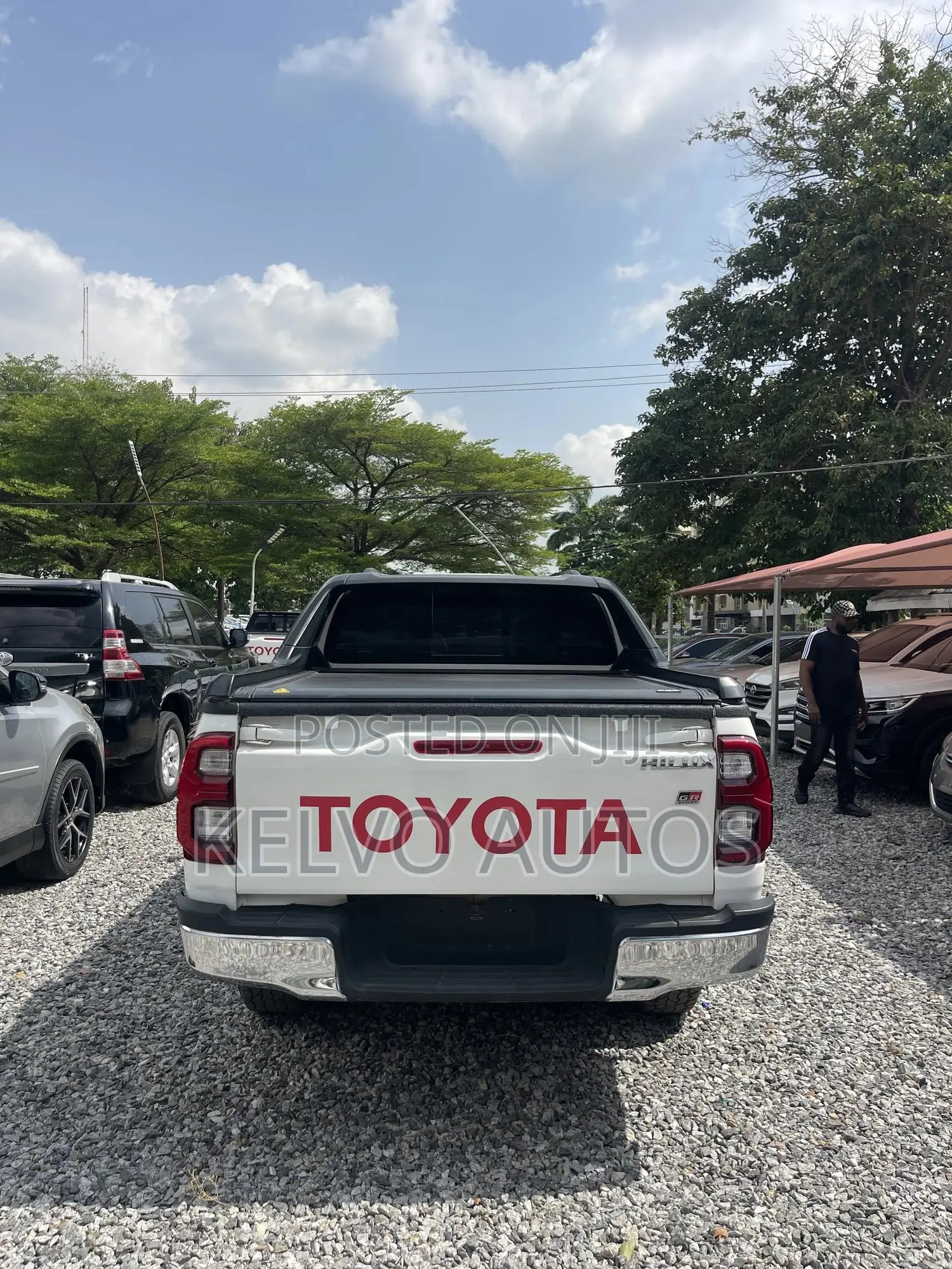 Toyota Hilux 2024 White