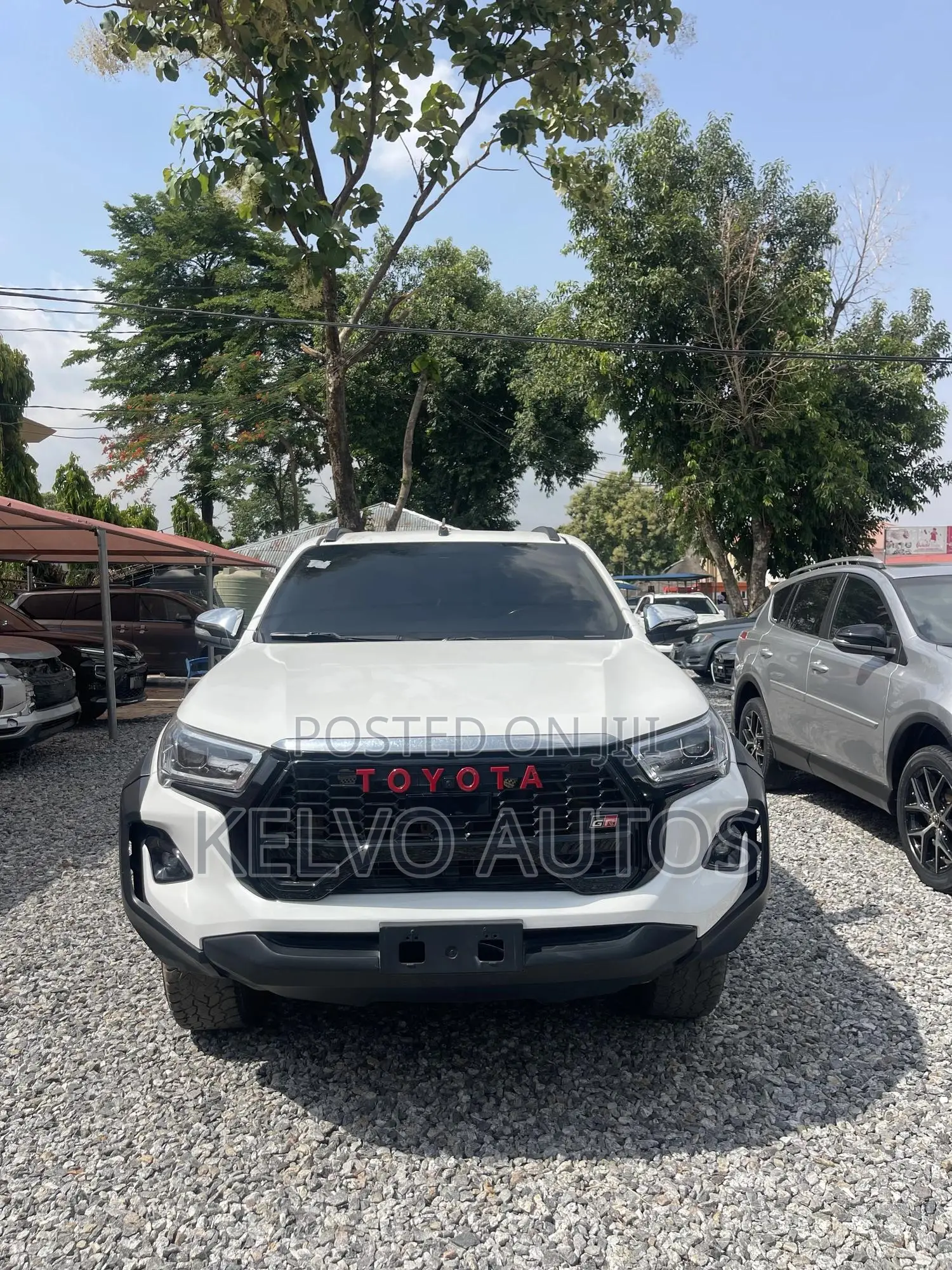 Toyota Hilux 2024 White