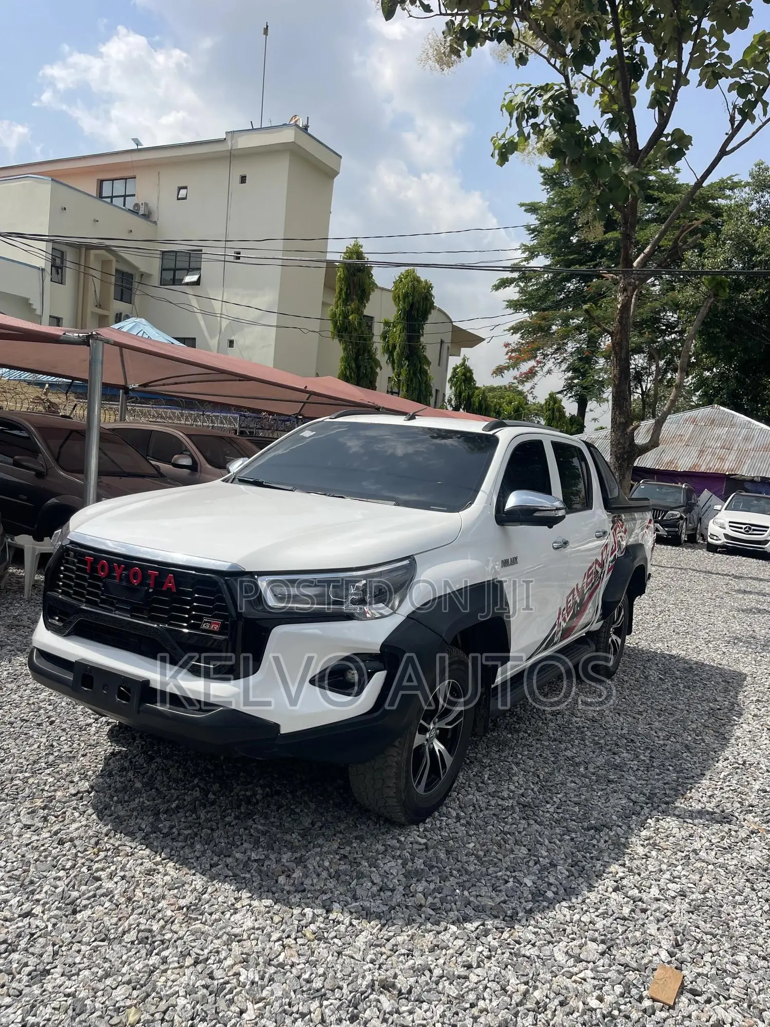 Toyota Hilux 2024 White