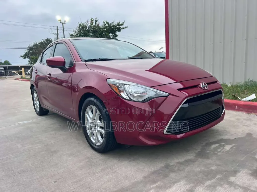Scion iA Base 2016 Red