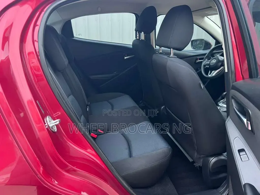Scion iA Base 2016 Red