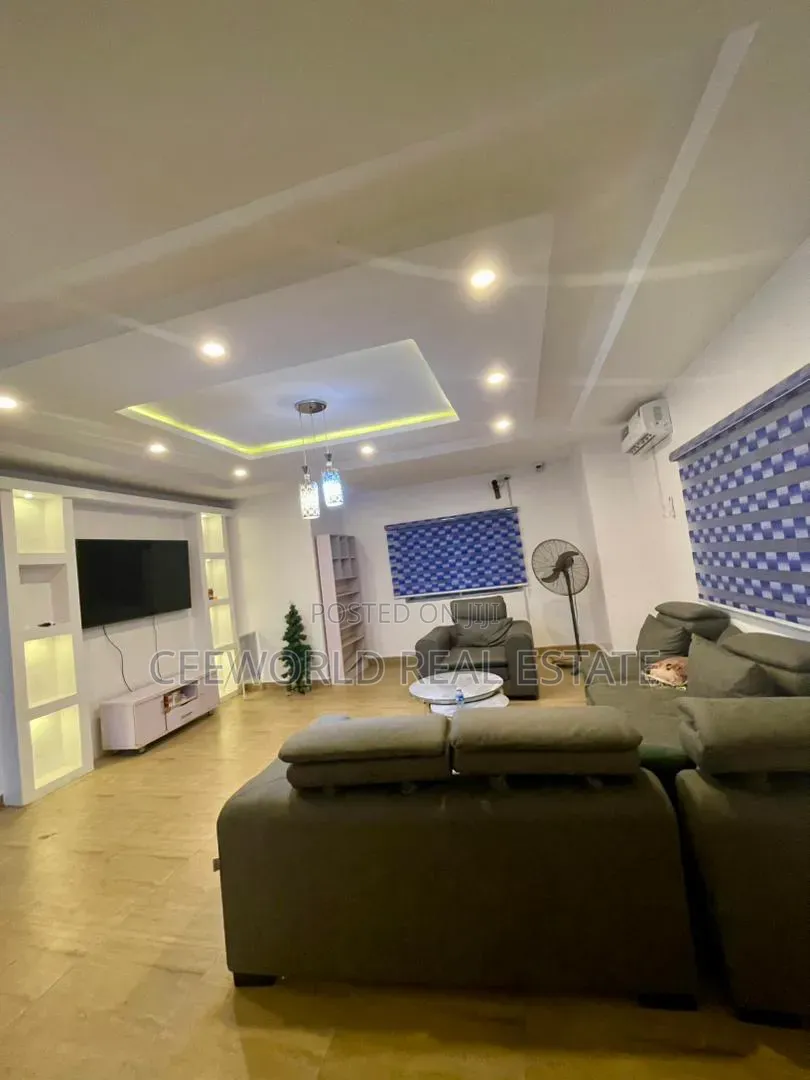 4bdrm Duplex in Jericho Gra for rent