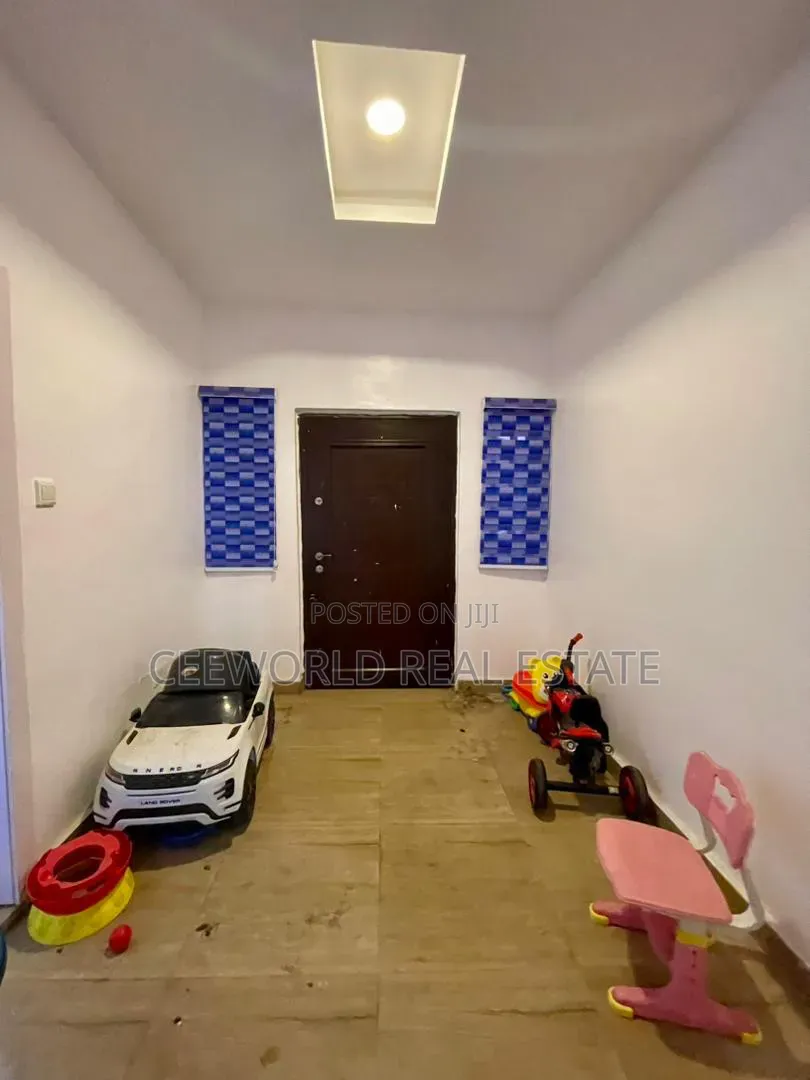 4bdrm Duplex in Jericho Gra for rent