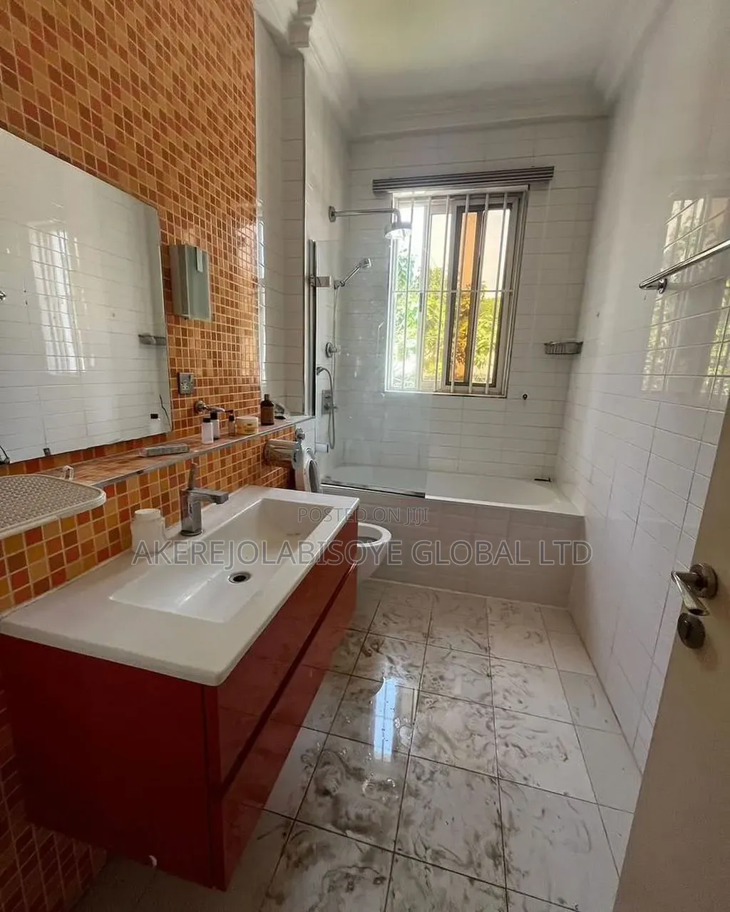 4bdrm Duplex in Minister Hills, for rent