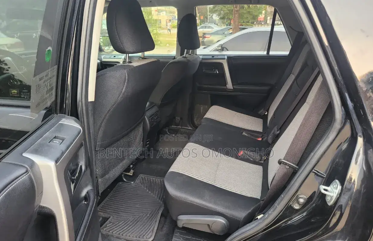 Toyota 4-Runner SR5 4dr 4x2 (4.0L 6cyl 5A) 2016 Black