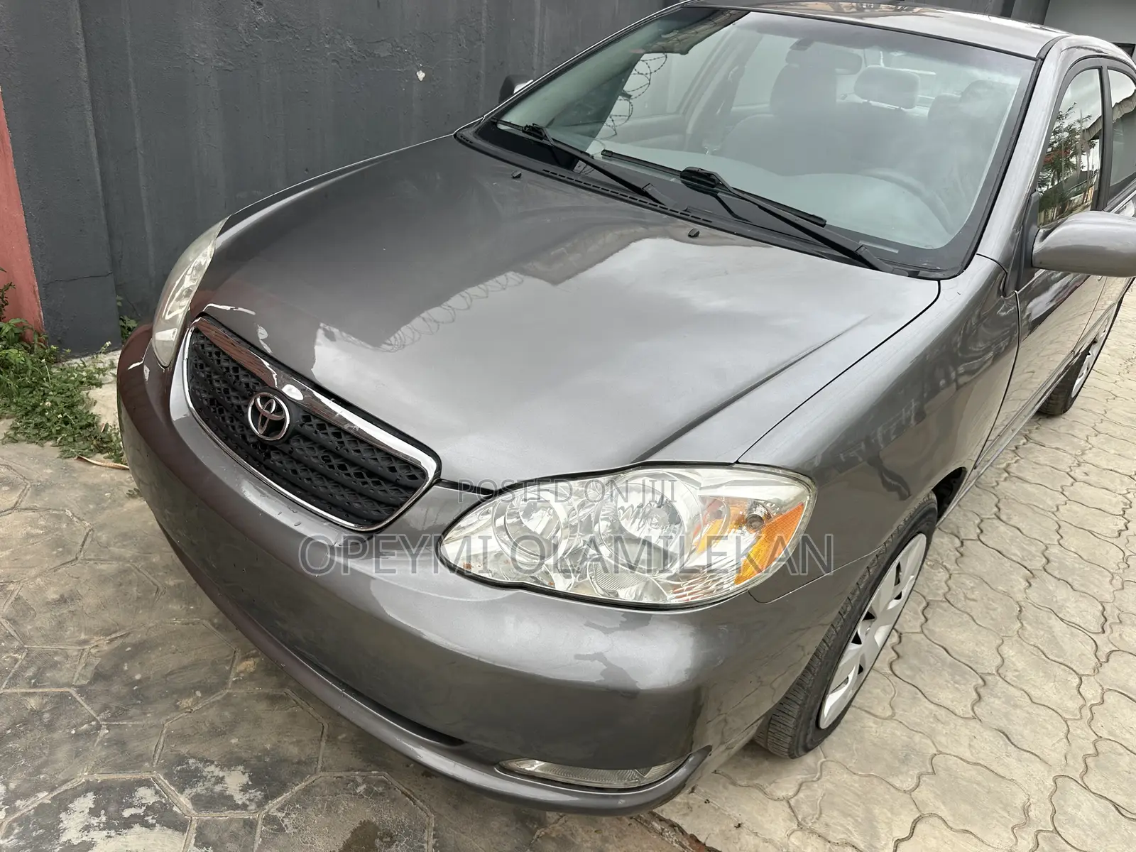 Toyota Corolla LE 2005 Gray