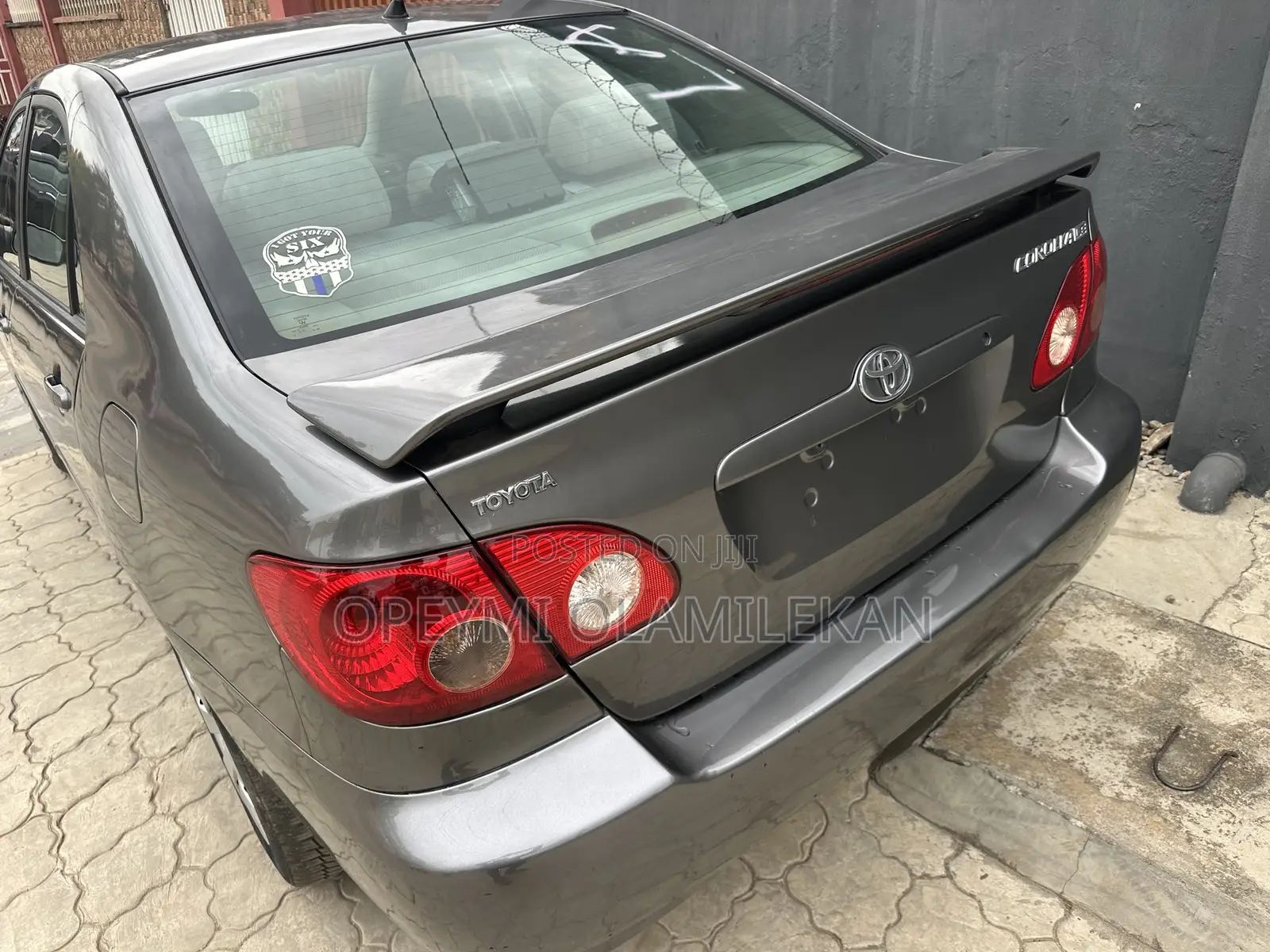 Toyota Corolla LE 2005 Gray