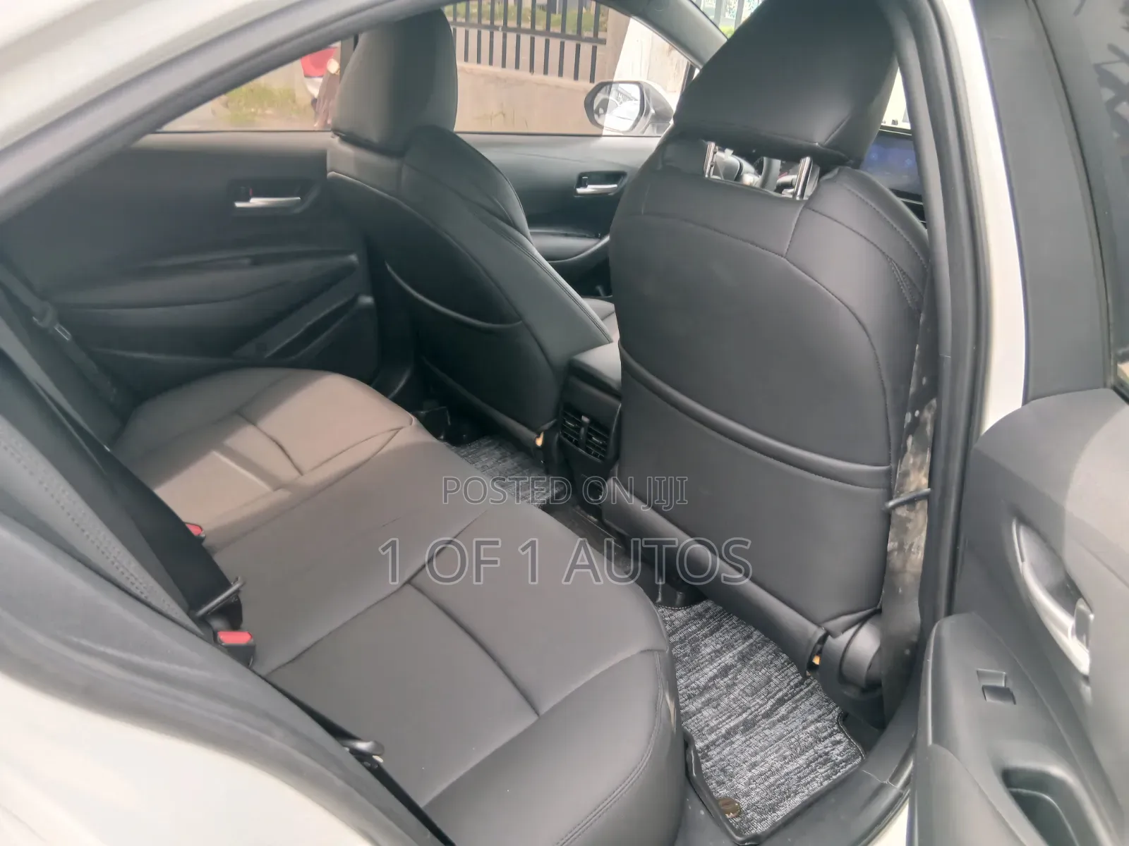 Toyota Corolla LE 2021 White