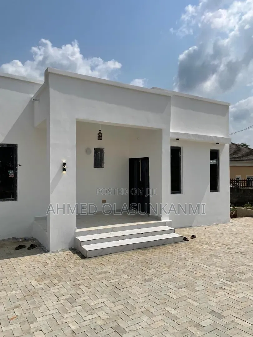 Belmonte Residence Mowe – Modern 3-Bedroom Bungalow