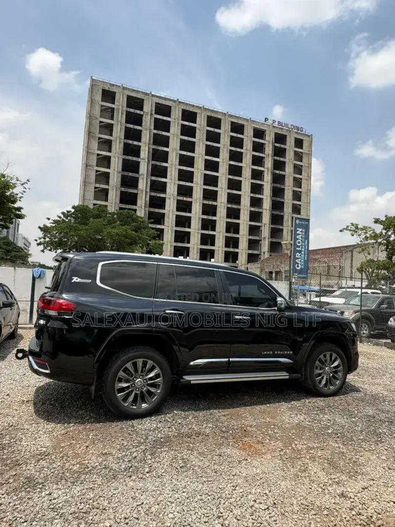 Toyota Land Cruiser 2025 Black