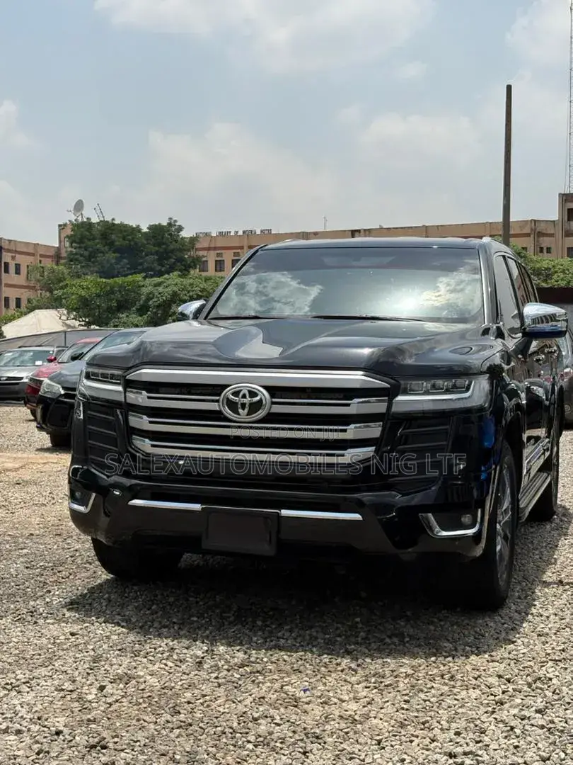 Toyota Land Cruiser 2025 Black