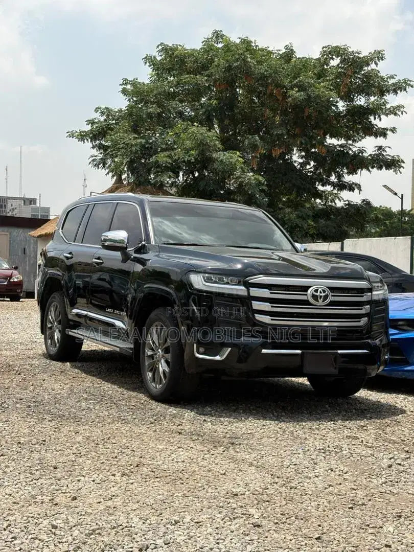 Toyota Land Cruiser 2025 Black
