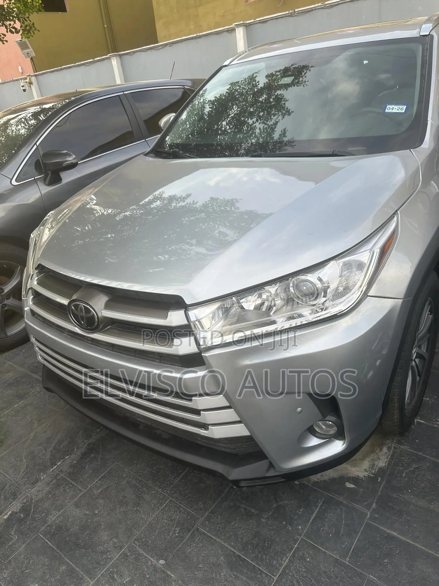 Toyota Highlander XLE 4x4 V6 (3.5L 6cyl 8A) 2018 Gray