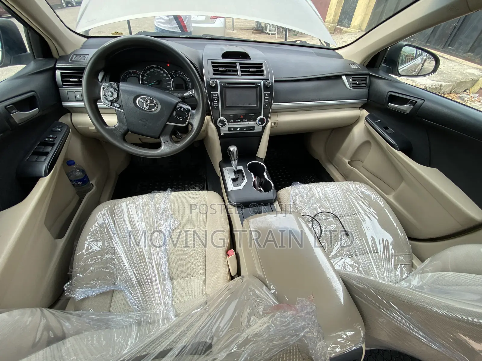 Toyota Camry LE 4dr Sedan (2.5L 4cyl 6A) 2013 Gold