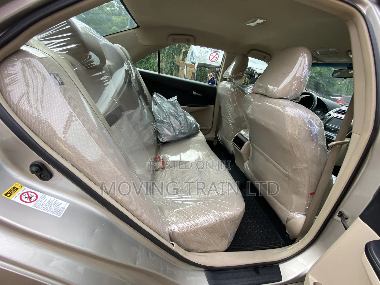 Toyota Camry LE 4dr Sedan (2.5L 4cyl 6A) 2013 Gold