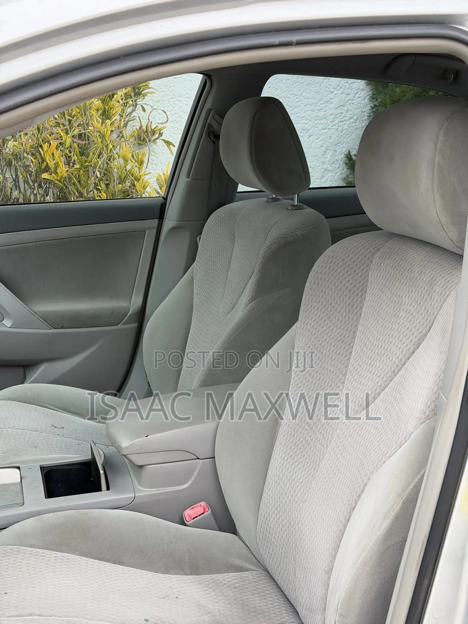 Toyota Camry LE 4dr Sedan (2.5L 4cyl 6AM) 2010 Silver