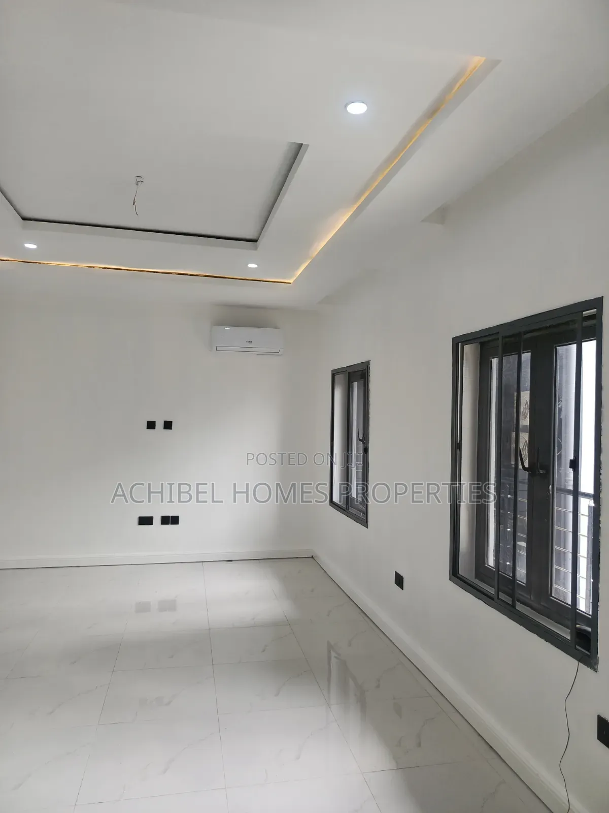 Mini Flat in Off Bourdillon for rent