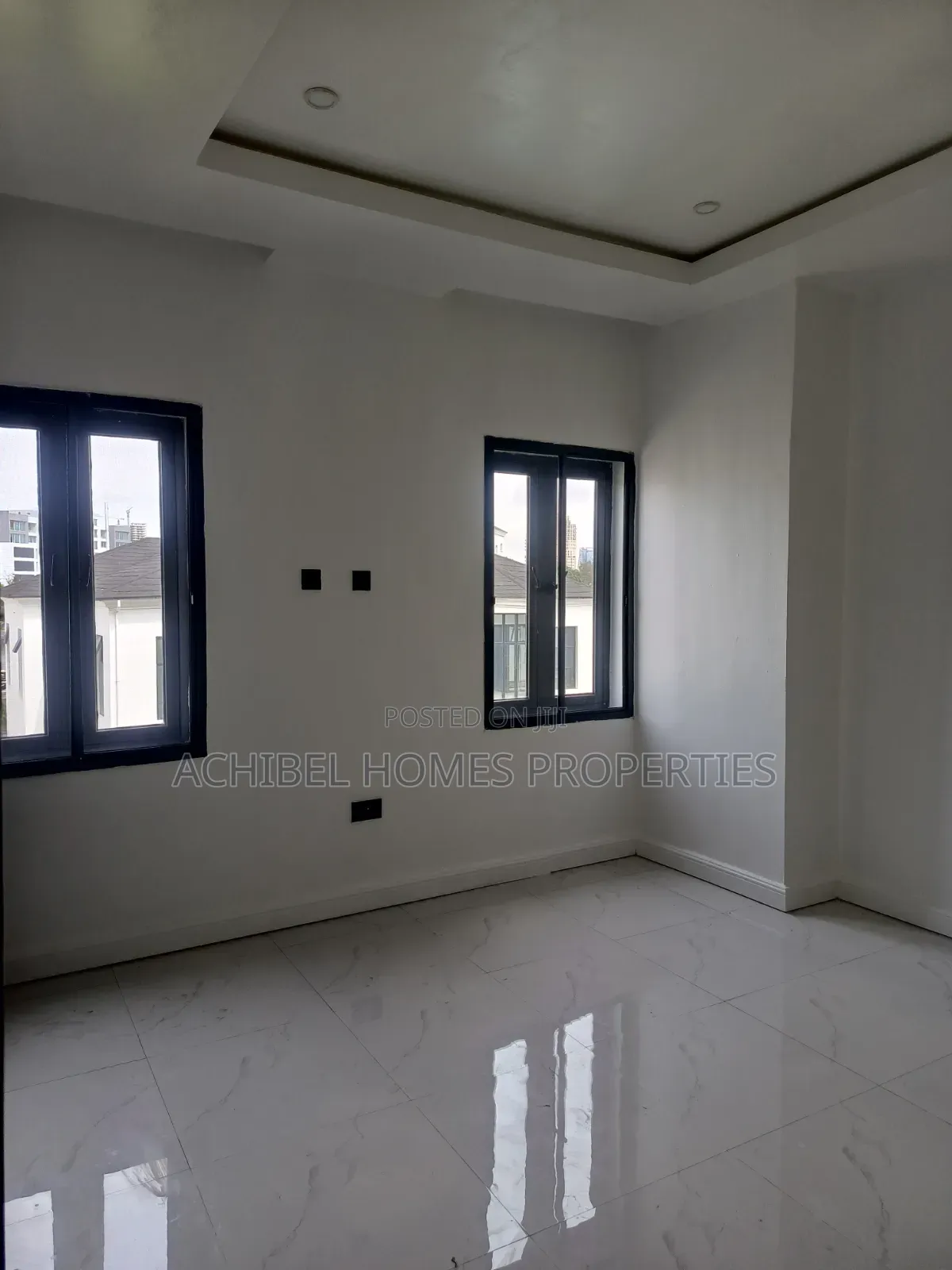 Mini Flat in Off Bourdillon for rent