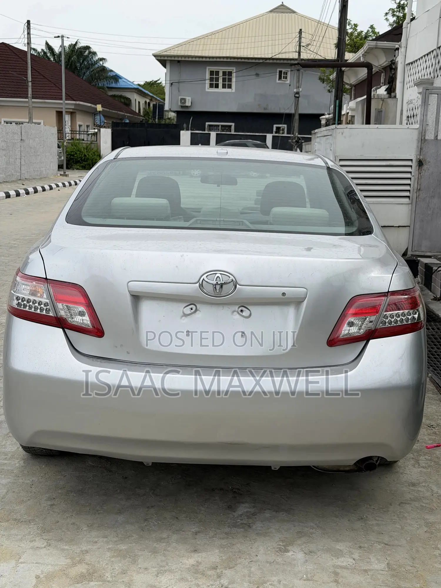 Toyota Camry LE 4dr Sedan (2.5L 4cyl 6AM) 2010 Silver