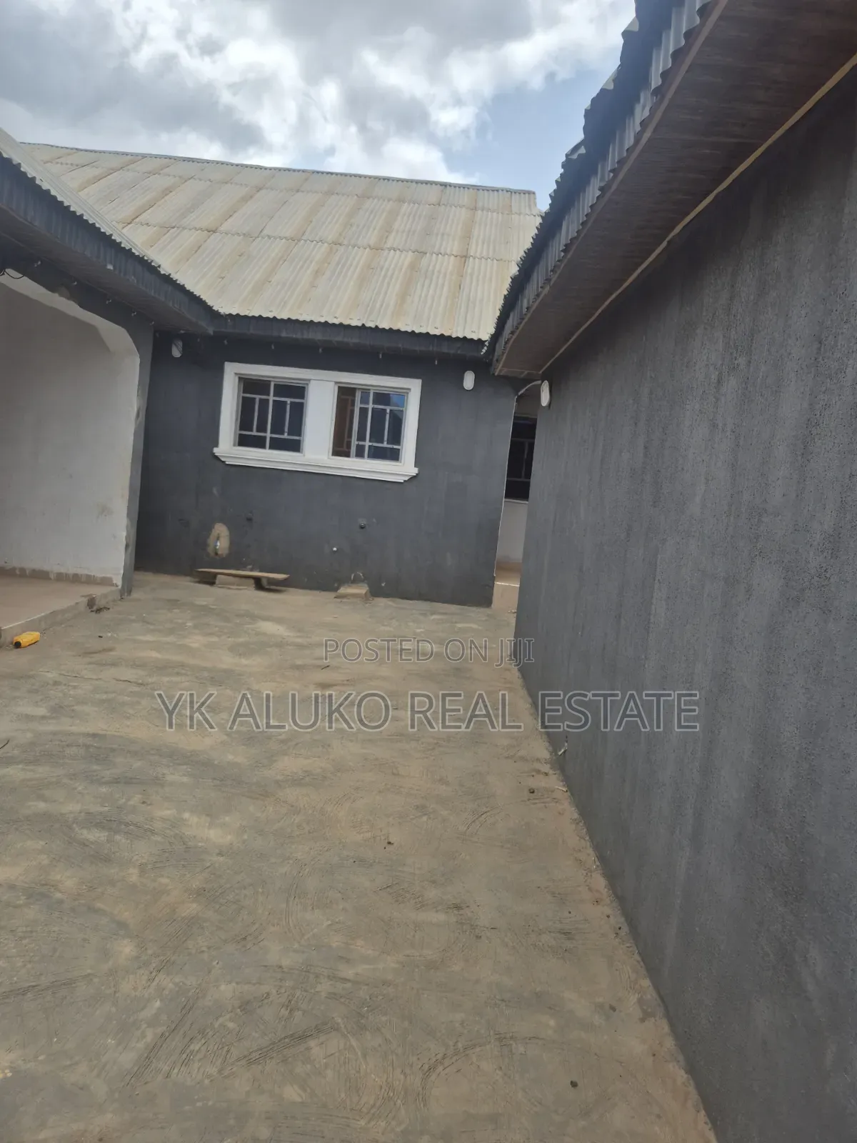 7bdrm Block of Flats in Egbejila Estate, Ilorin West for sale