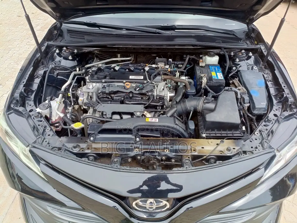 Toyota Camry SE FWD 2020 Gray