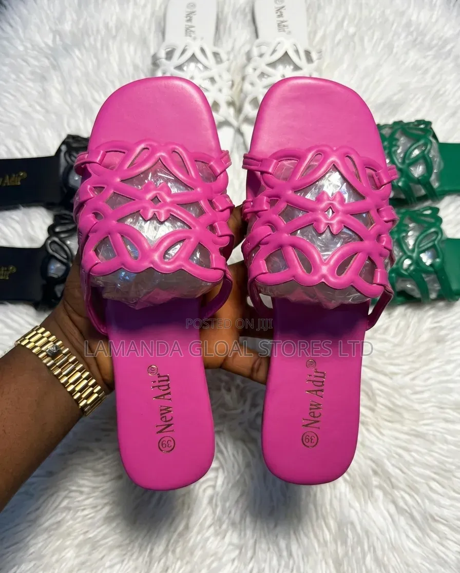 New Adir Cut-Out Fashion Slides