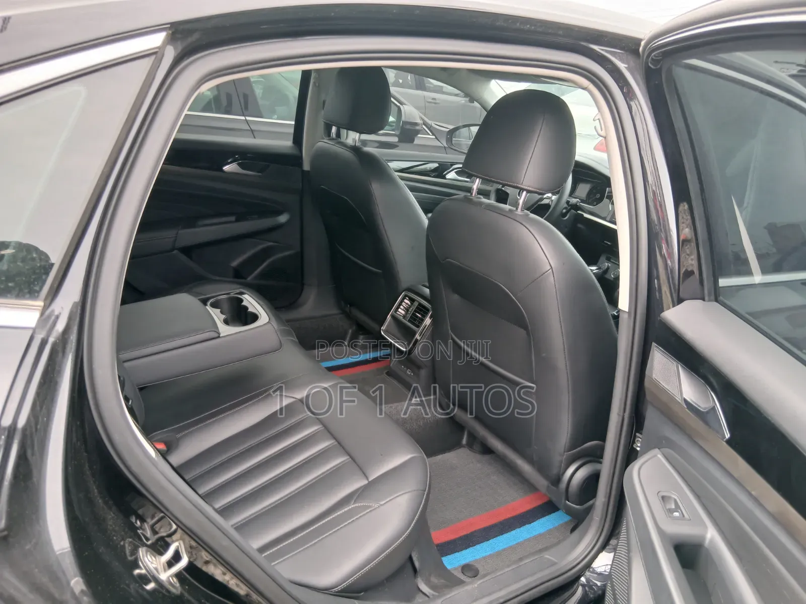 Volkswagen Passat 2.0T SE 2022 Black