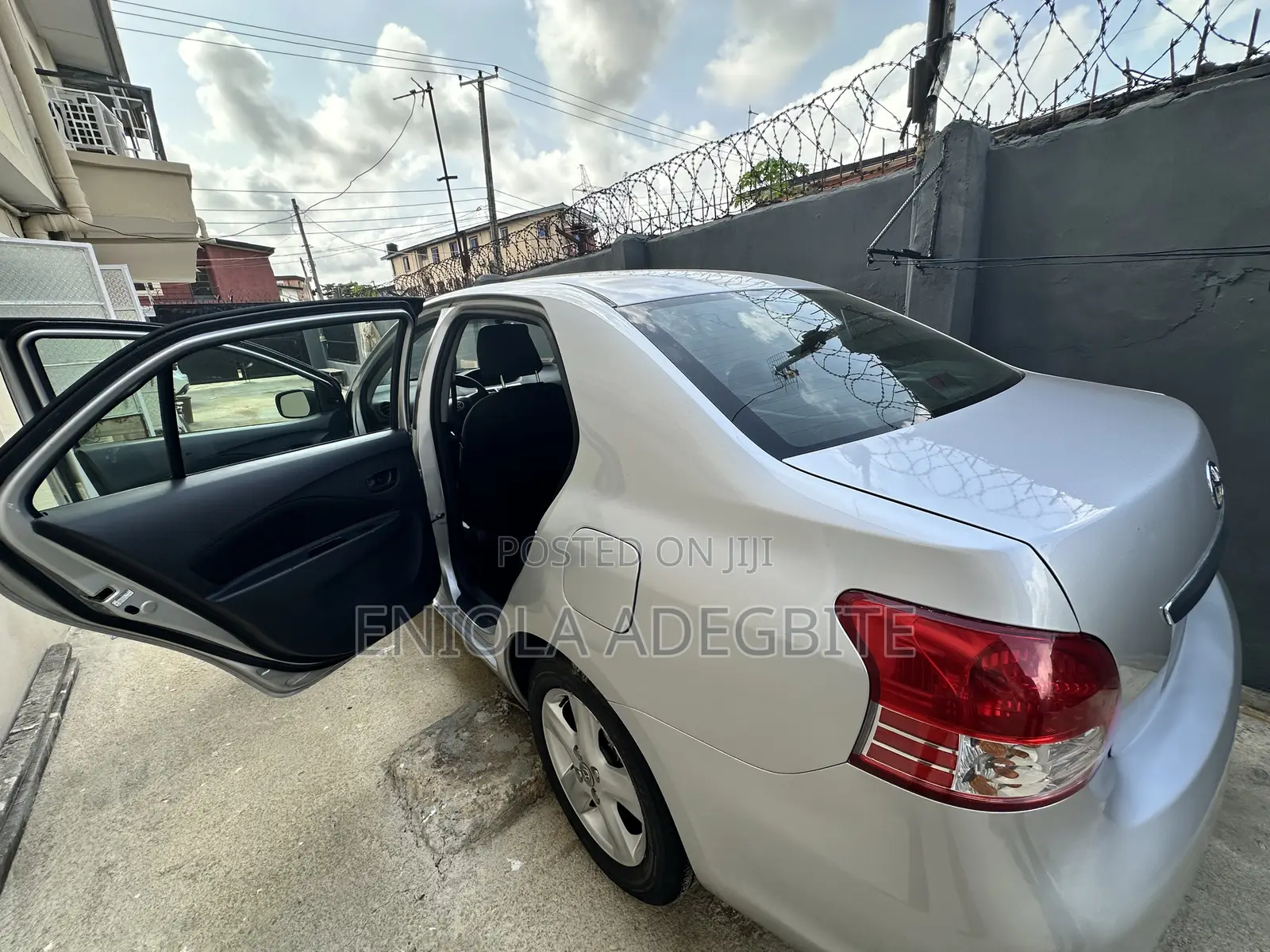 Toyota Yaris 2012 Silver