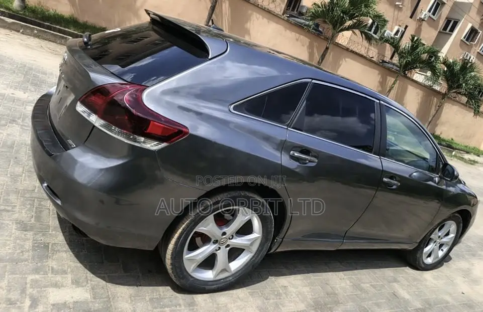 Toyota Venza 2010 Gray