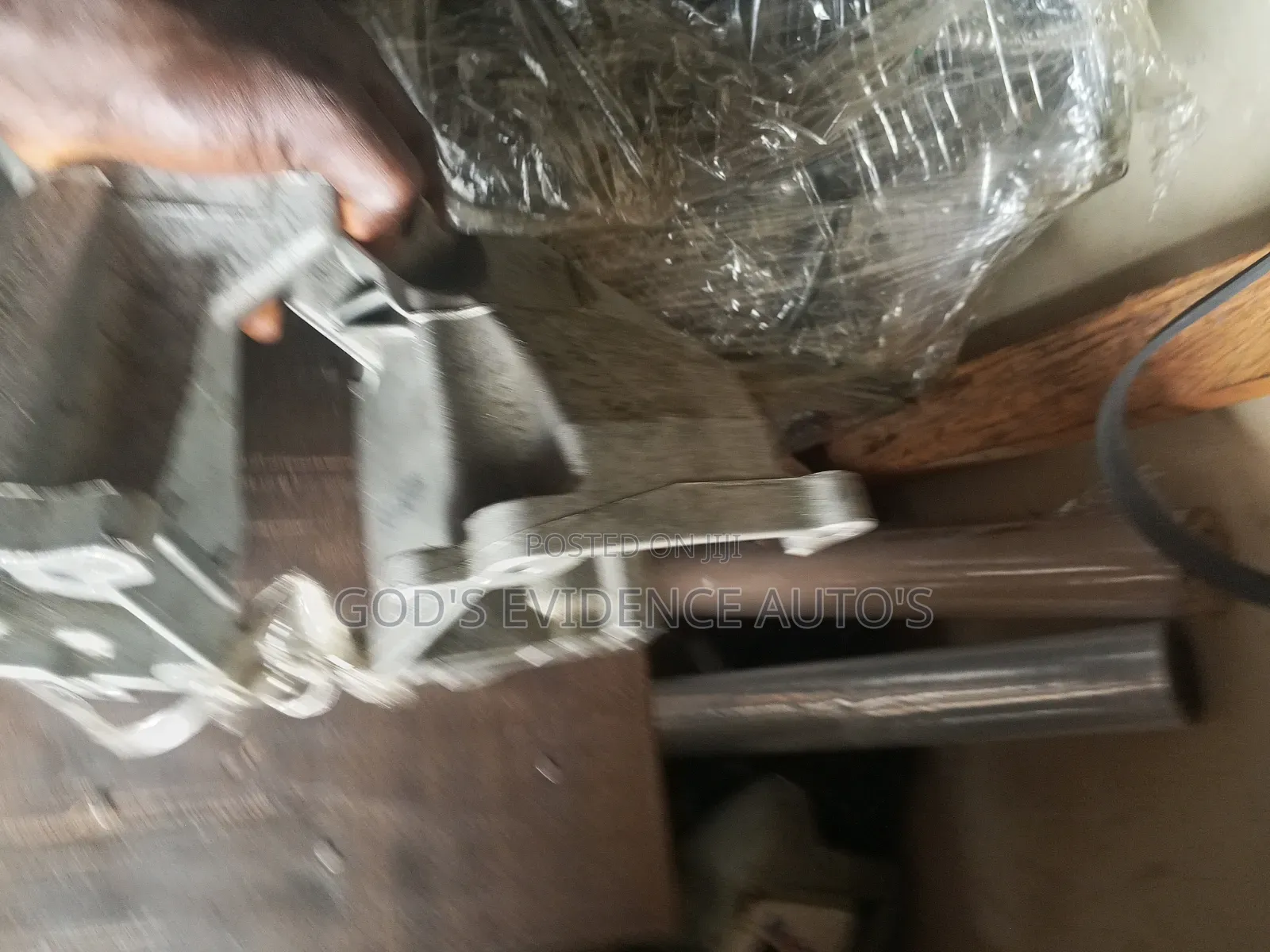 Engine Seat Hanger Ml W166
